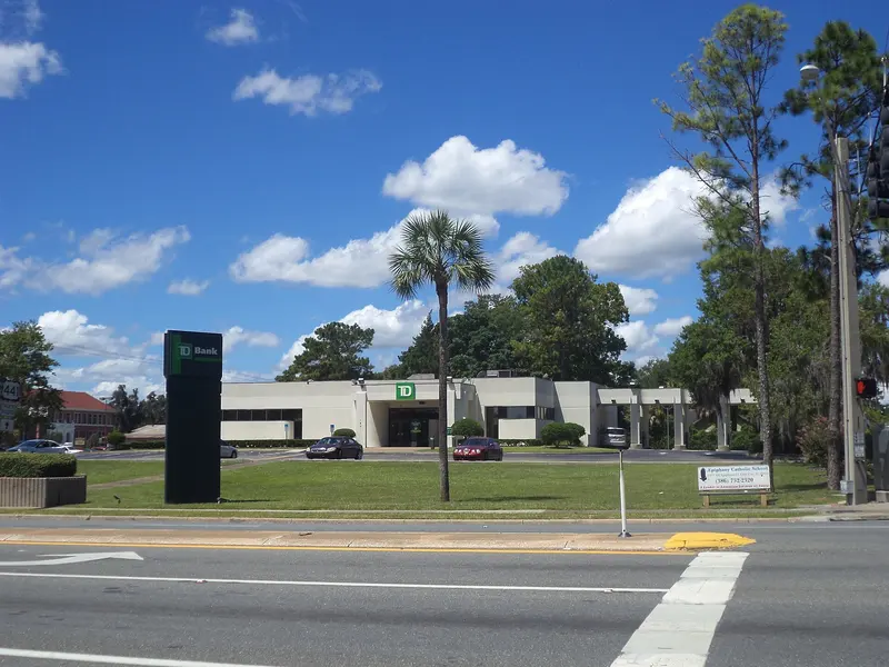 TD Bank, NW Main Blvd, Lake City