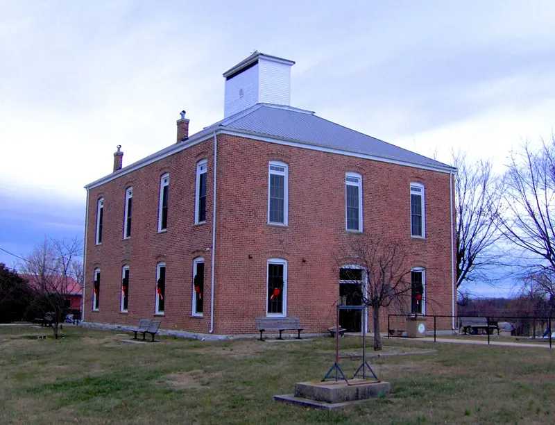Van buren county tennessee courthouse1