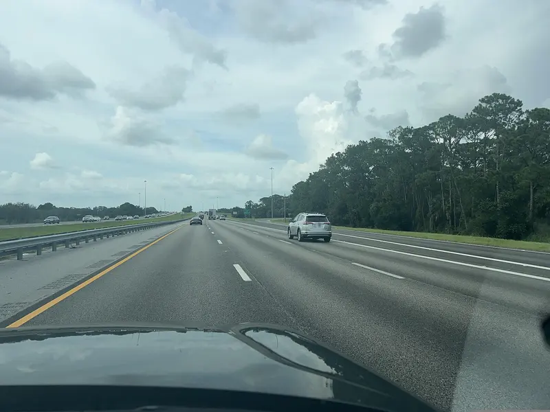 Mapillary 21H38M51S000 Sarasota County us (1766976080590929, I0kHozCATum8pUPYbNLfEg) (cubanoboi), near Lake Sarasota