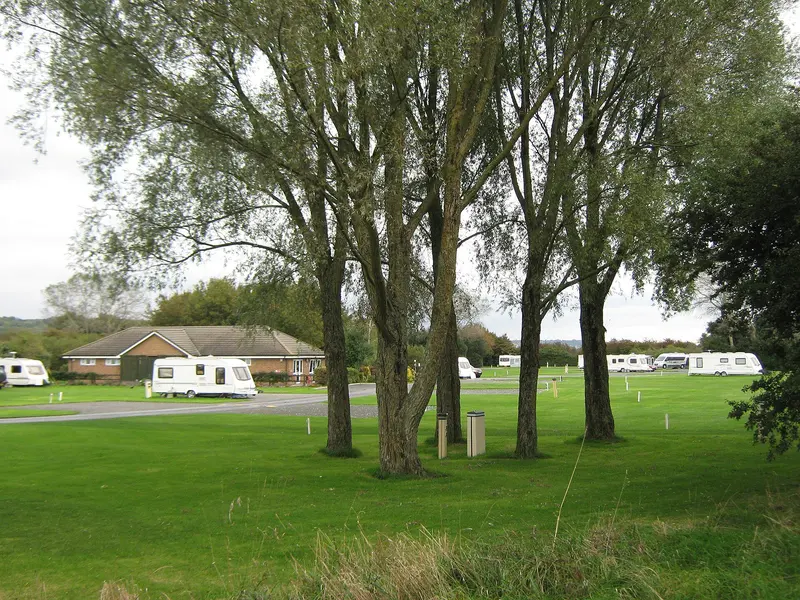 Photo: David Anstiss / CC BY-SA 2.0, via Wikimedia Commons Daleacres Caravan Park