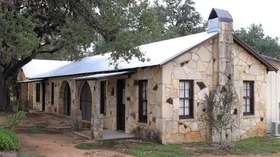 River Oaks Courts Cabins 4 and 5 Medina Texas