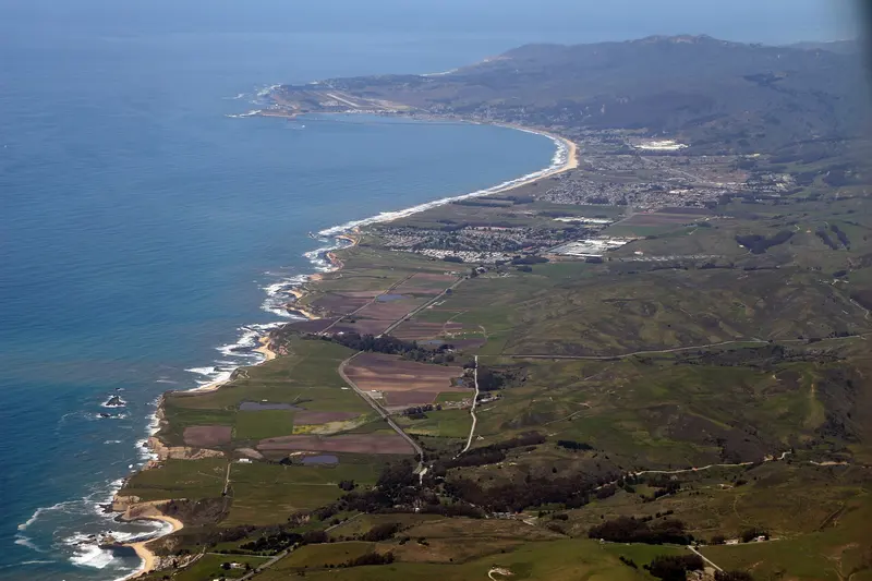 2009 aerial view of Pillar Point Harbor and Bluff