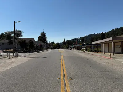 10 13 45 View south along California State Route 9 (Central Avenue) at Middleton Avenue in Boulder Creek,…