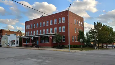 Jackson Hotel - Paola, KS