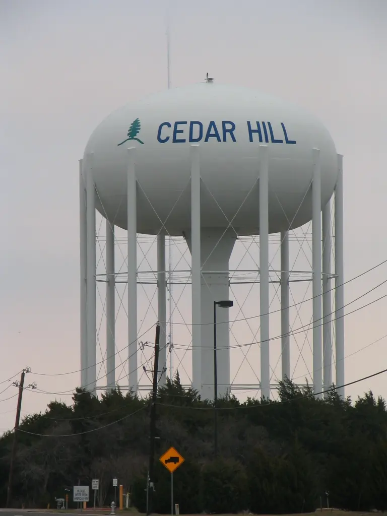 CedarHillWaterTower20070127