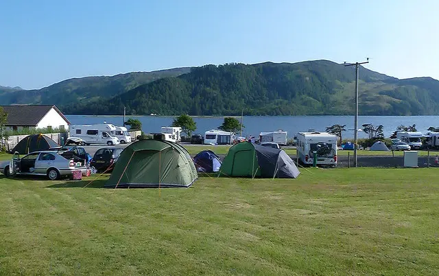 Photo: Mary and Angus Hogg / CC BY-SA 2.0, via Wikimedia Commons Ardelve Campsite