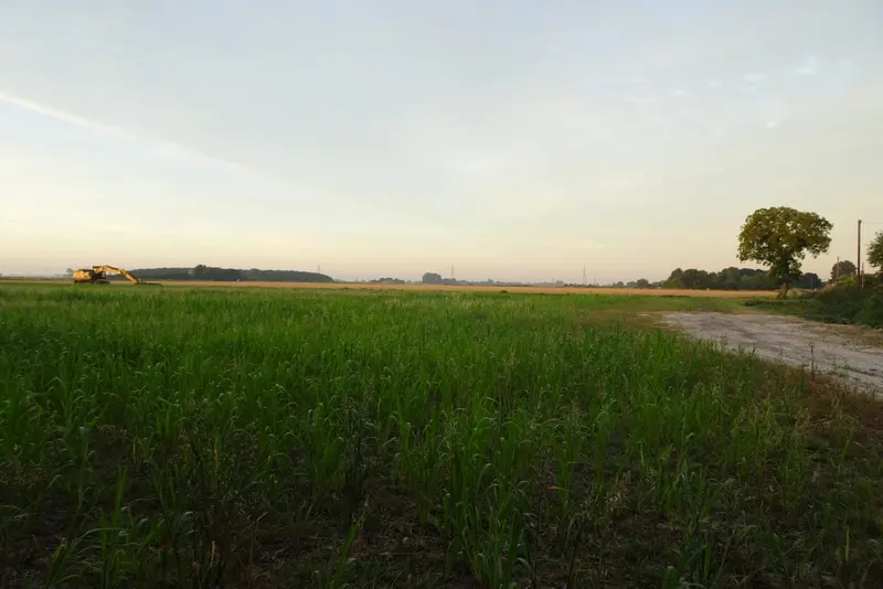 Photo: DS Pugh / CC BY-SA 2.0, via Wikimedia Commons Fields south of Laurel Park Campsite