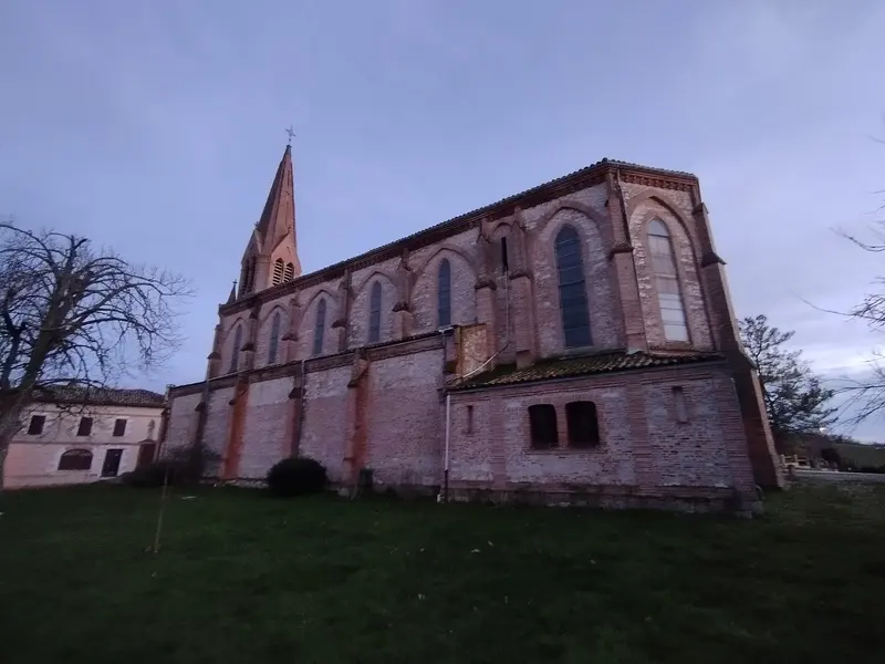 Église Saint-Laurent de Faudoas - coté arrière campagne