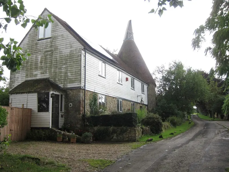 Oast House, about 0.4 km from Welsummer Camping