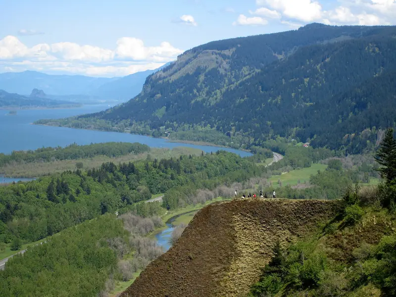Columbia river gorge from crown point