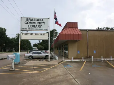 Brazoria TX Library