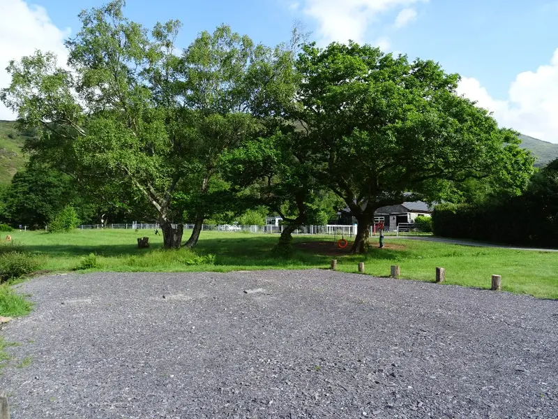 Photo: Philip Halling / CC BY-SA 2.0, via Wikimedia Commons Cae Du campsite