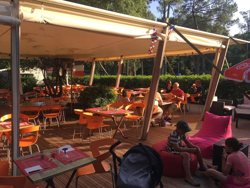Photo: KaiKemmann / CC BY-SA 4.0, via Wikimedia Commons Camping Village Vacances Les Deux Étangs, Route de l'Étang Blanc, Seignosse, France