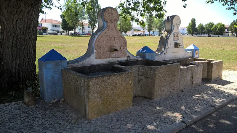São João das Lampas Fontanário
