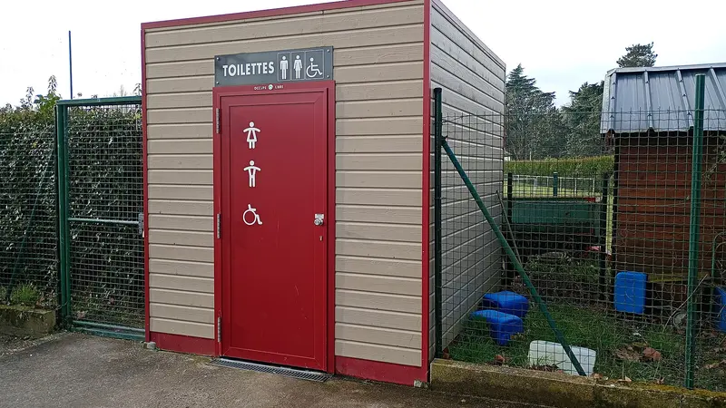 Meung-sur-Loire public toilet
