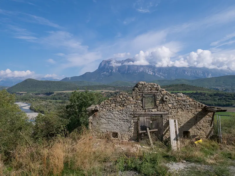 Aínsa - Ruina - Peña Montañesa, about 0.9 km from Camping Aínsa
