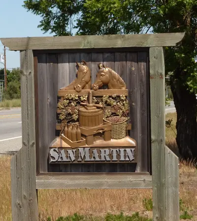 San Martin California Welcome Sign (cropped)