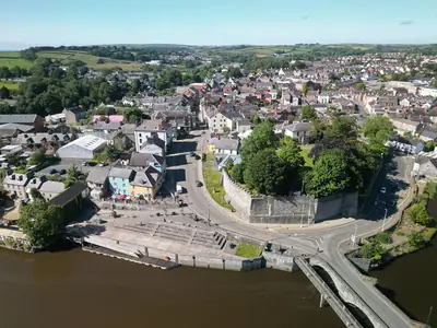 Afon Teifi ger Aberteifi o'r awyr - the river teifi near Cardigan, Ceredigion, Wales from the air