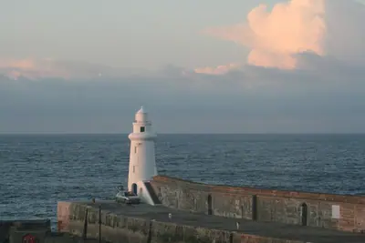 MacDuff Harbour Lighthouse