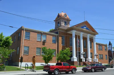 Wolfe County Courthouse from southwest