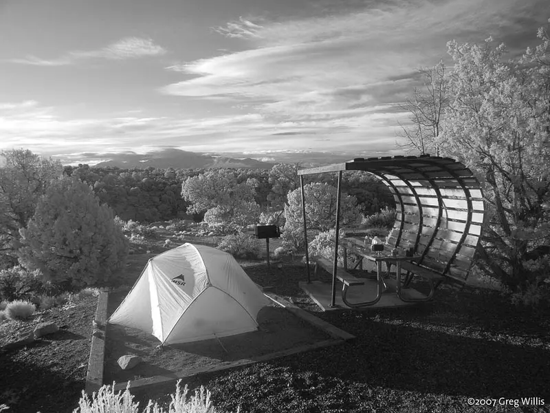 Photo: Greg Willis from Denver, CO, usa / CC BY-SA 2.0, via Wikimedia Commons Campsite in Hovenweep NM
