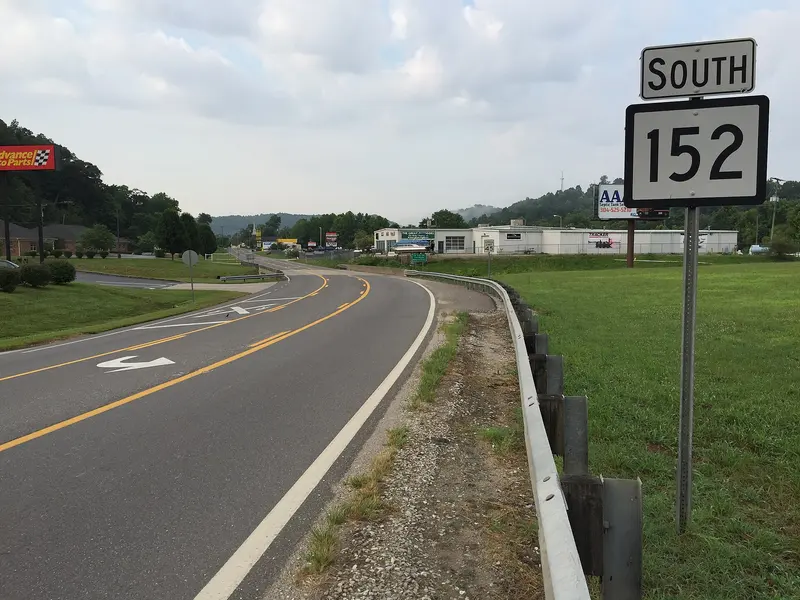 07 41 09 View south along West Virginia State Route 152 (Fifth Street Road) at West Virginia State Route 75…