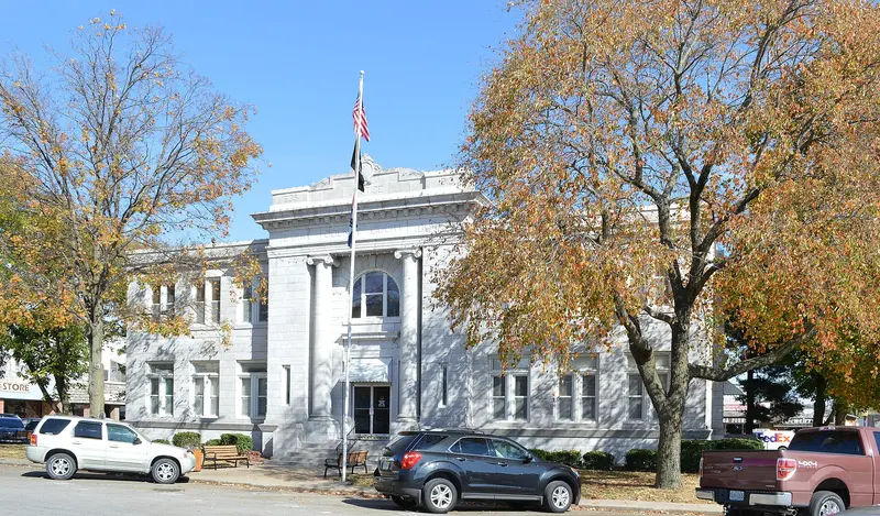 Barry County MO Courthouse 20151022