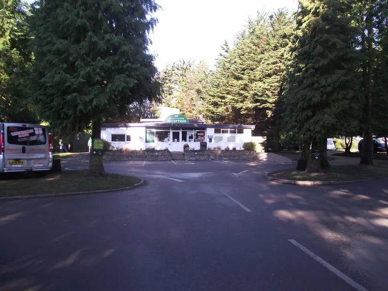 Photo: Anthony Vosper / CC BY-SA 2.0, via Wikimedia Commons Sandford Park, Campsite reception